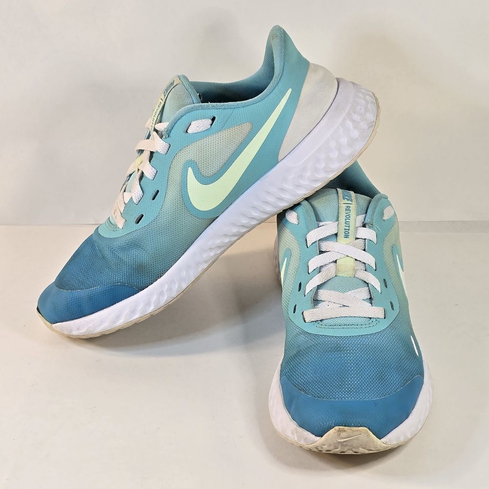 Nike Revolution 5 D2N Kids Size 6Y Sneakers Low Aurora Green Shoes CW1410-300